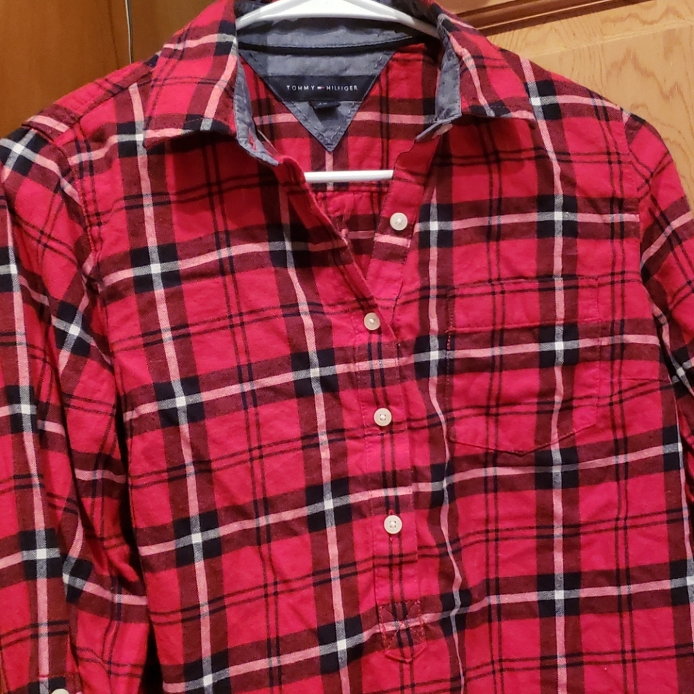 Tommy Hilfiger 1/4 button flannel top